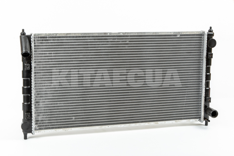Радиатор охлаждения двигателя (без горловины) сотовый на Lifan 520 Breeze (LBA1301000)